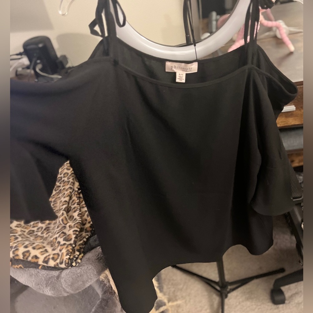 🚨SALE🚨Philosophy Tie Strap Off Shoulder Top in Black (XL)